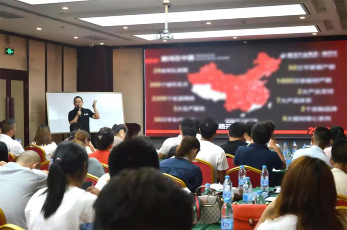 家居事業(yè)部運(yùn)營(yíng)經(jīng)理孫春凱