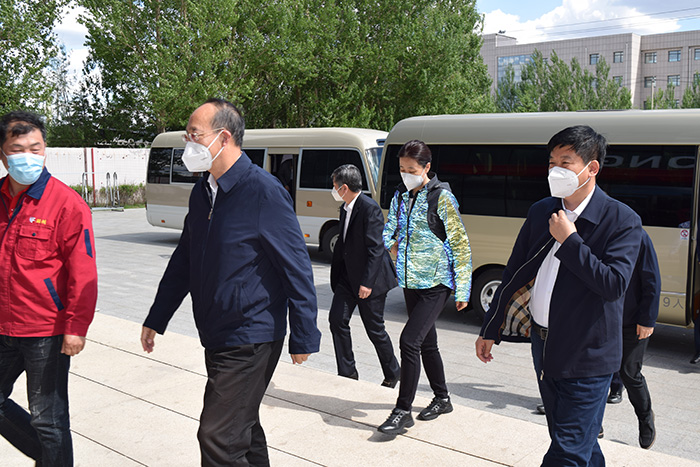 吉林省委常委、常務副省長吳靖平蒞臨鵬鴻生產基地督導調研